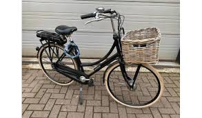 elektrische fiets met mand